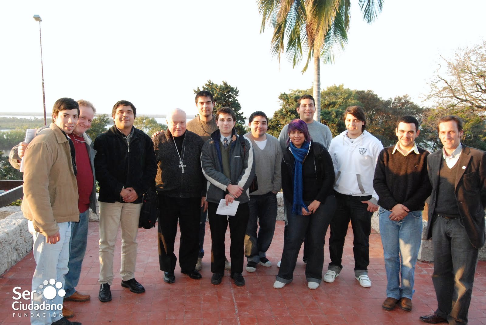 Integrantes de la Fundación durante una visita institucional en 2010